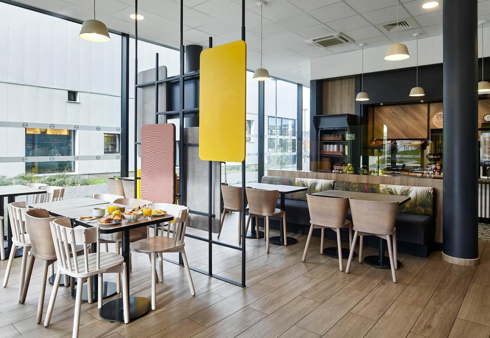 Saint Christophe Hotel Cergy